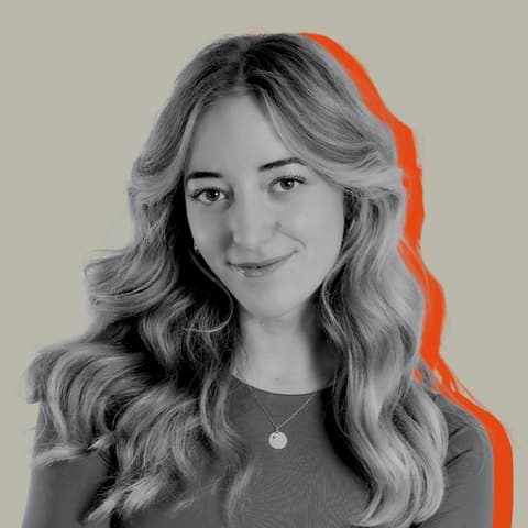 Emelyne, Project Manager